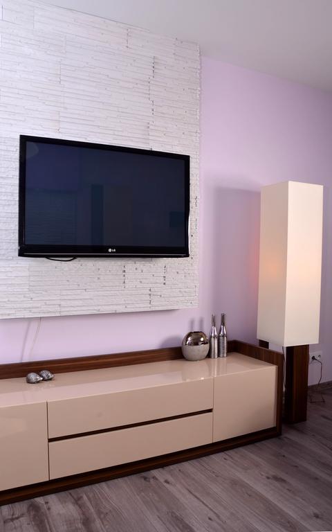 Fiolet Apartment *