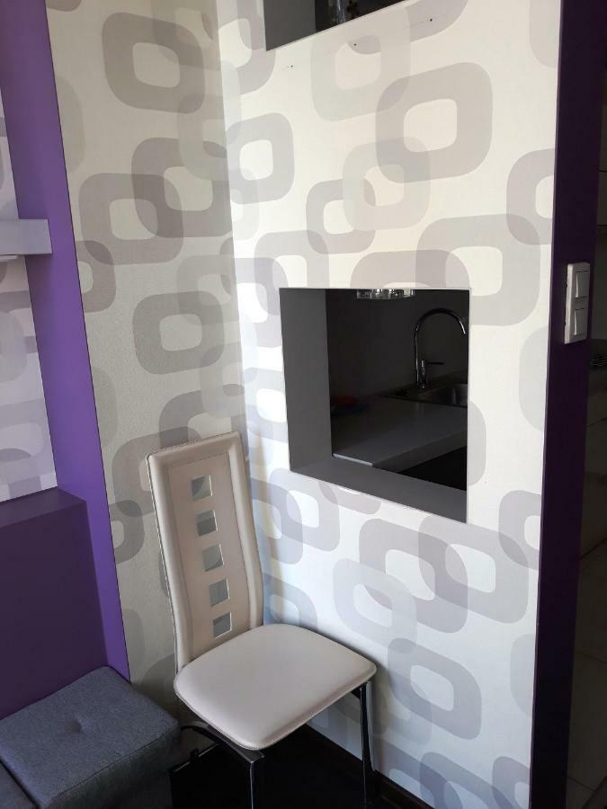Fiolet Apartment *